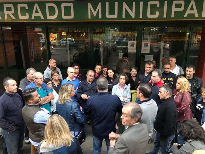 Momento de la reunión de esta tarde con los puesteros (Foto TA)